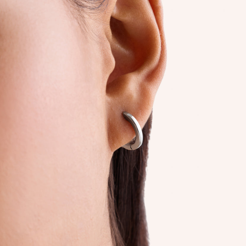 Round Huggie Hoop Earrings (Silver)