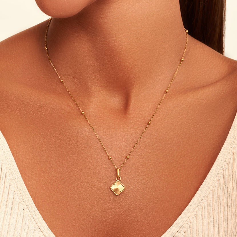 Textured Clover Pendant (Gold)