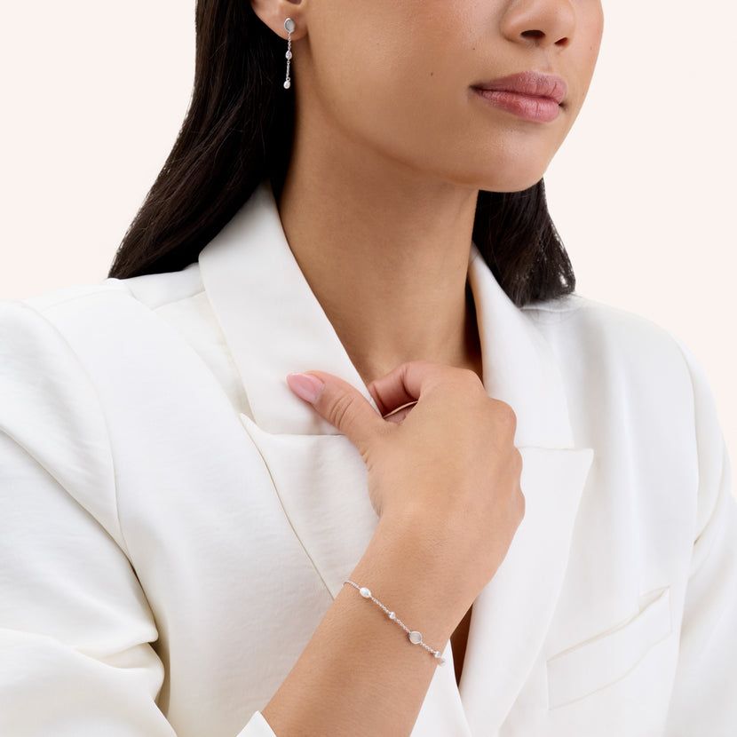 Modern Elegance Quartz & Pearl Bracelet (Silver)