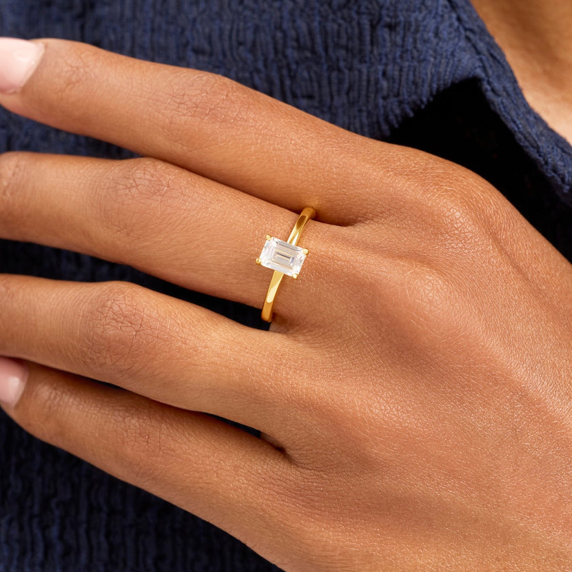 Emerald Cut Solitaire Ring 1ct (Gold)