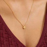 Fine Mini Fluted Clover Necklace (Gold)