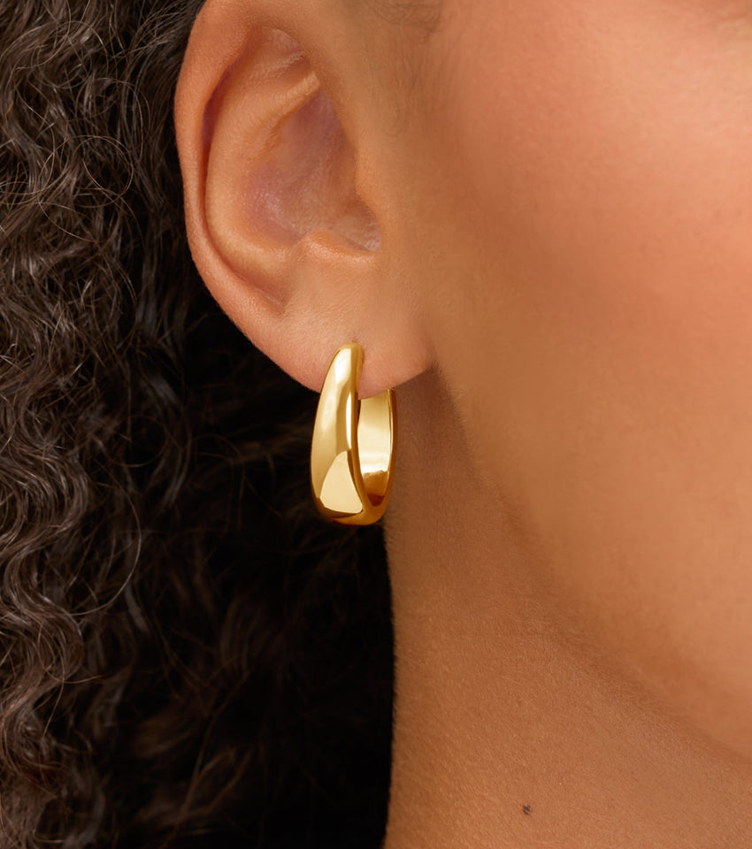 Oval Hoop Earrings (Gold)