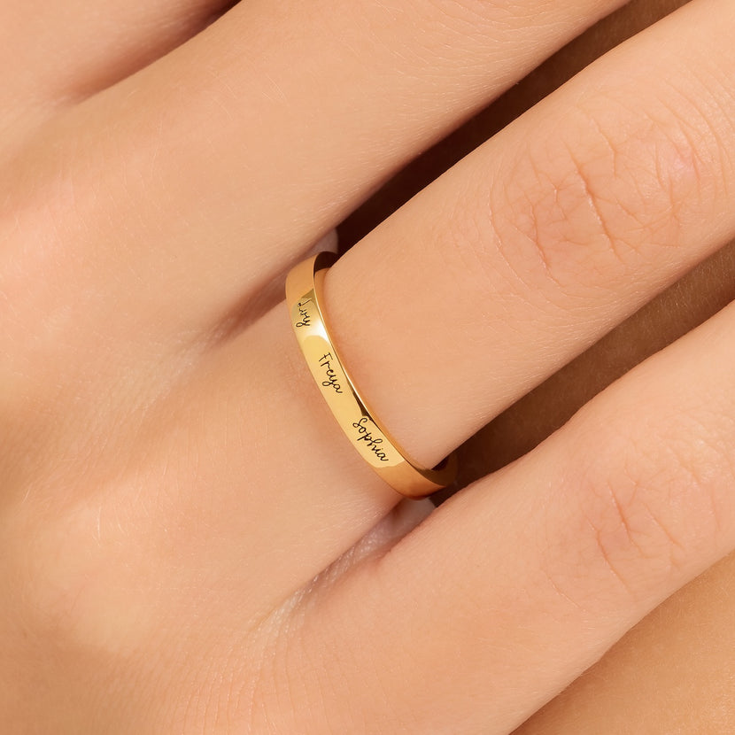 Fine Script Name Ring (Gold)