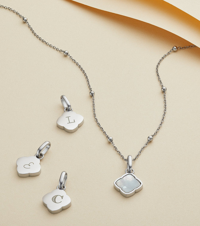 Engravable Clover Necklace (Silver)