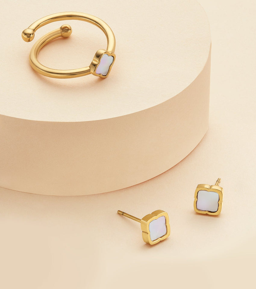 Mini Pearl Clover Ring (Gold)