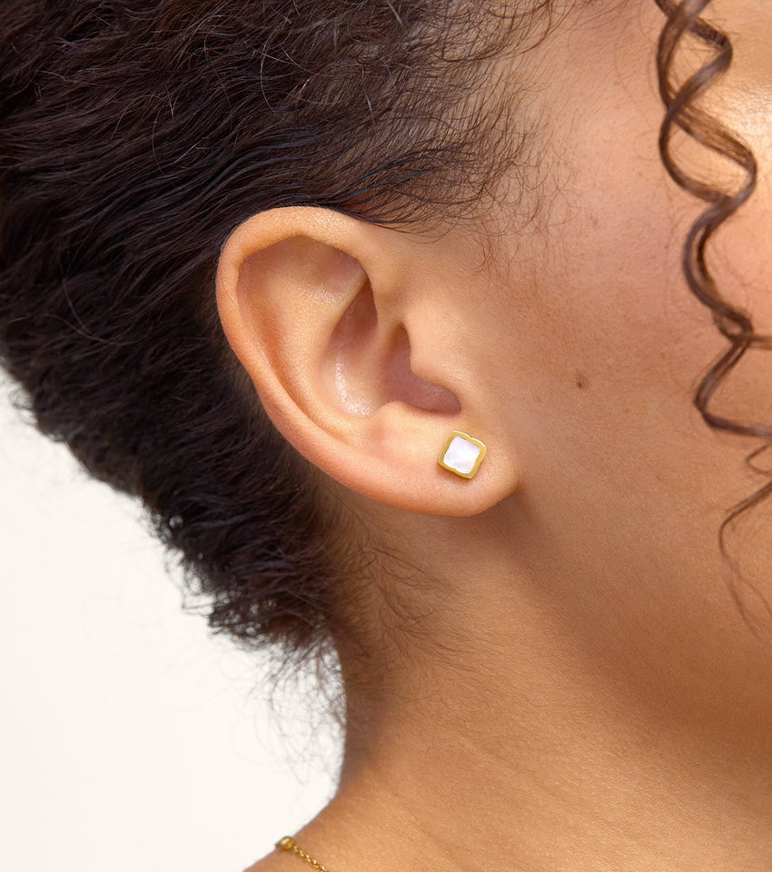 Mini Pearl Clover Stud Earrings (Gold)