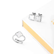 Pearl Clover Stud Earrings (Silver)