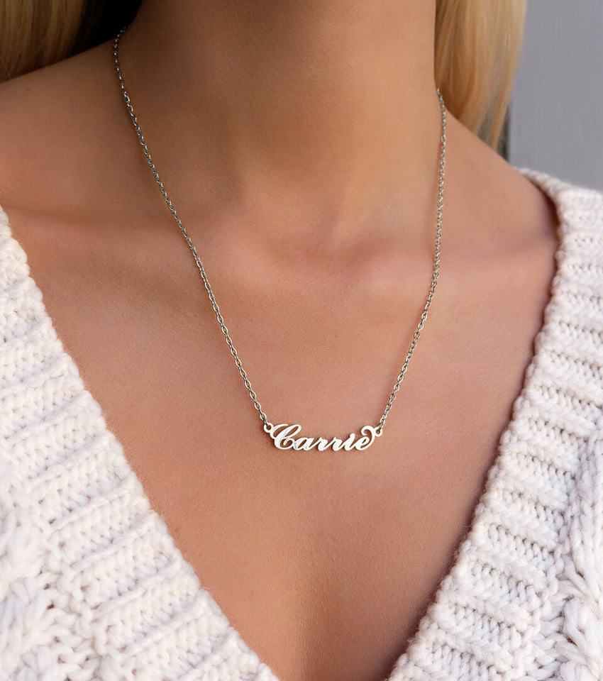 Carrie Name Necklace (Silver)