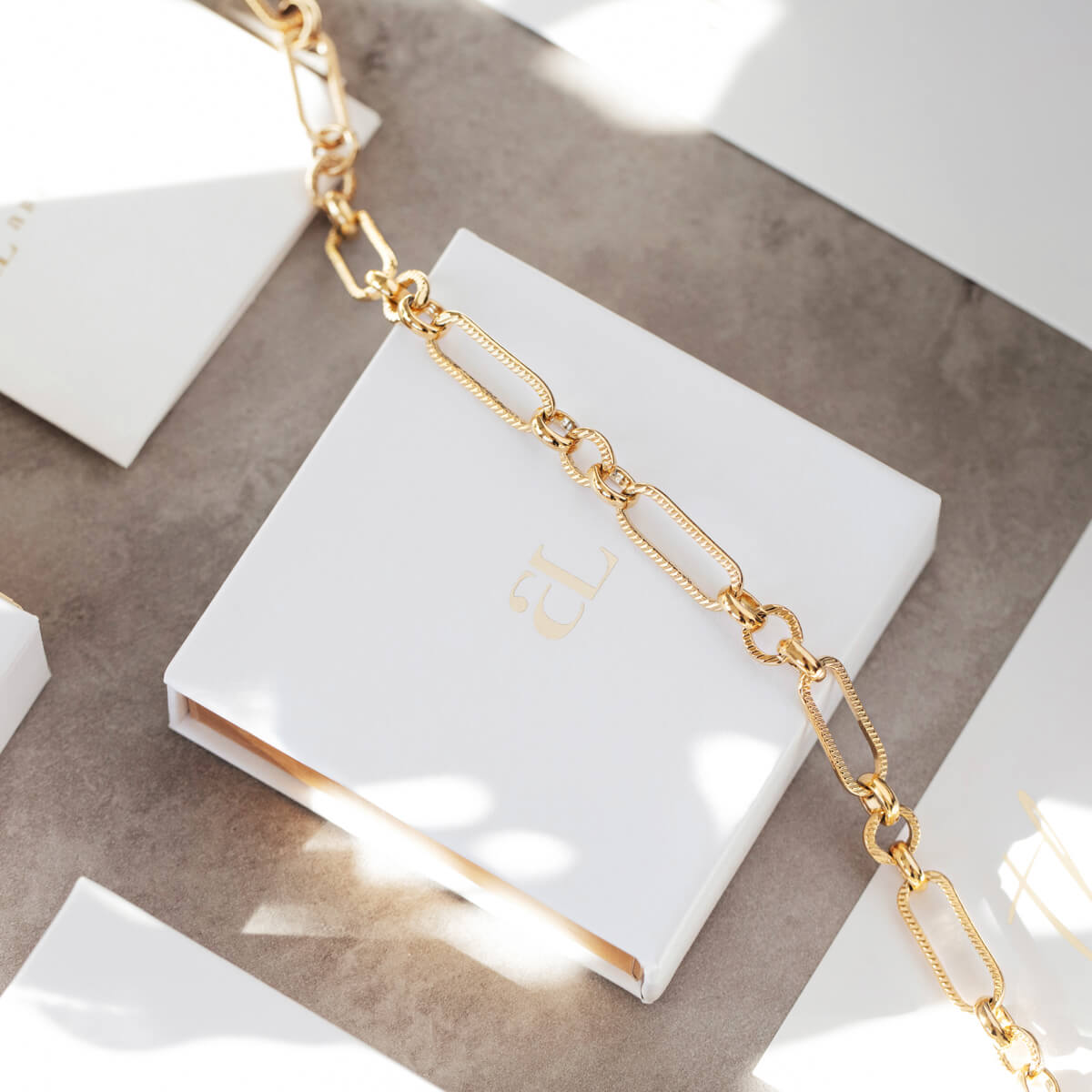 Figaro Chain Necklace (Gold)