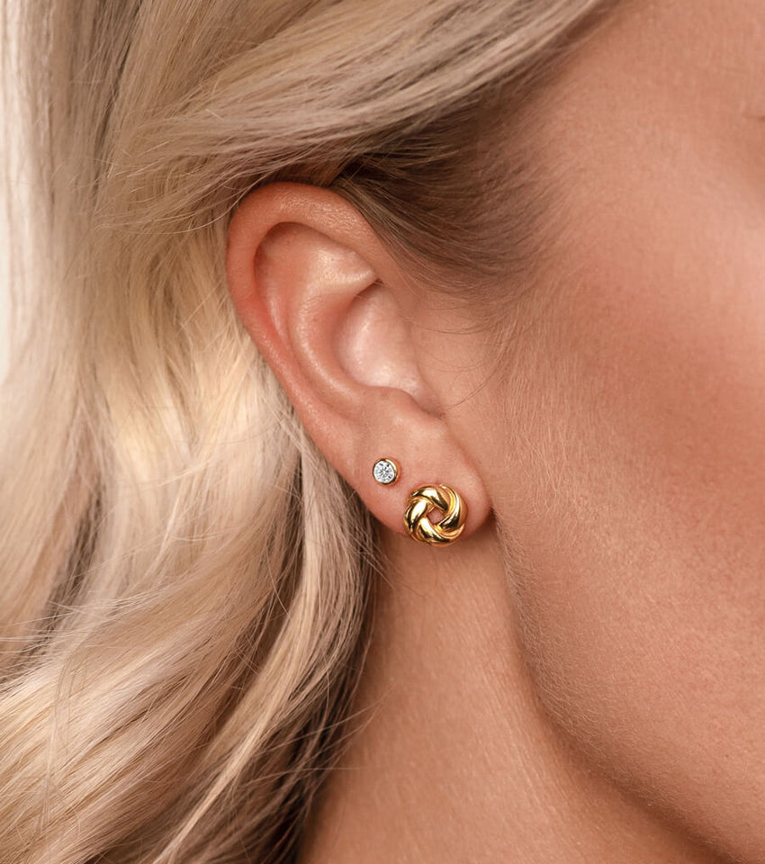 Luxe Diamond Stud Earrings (Gold)